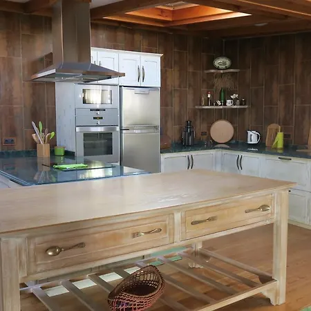 Noz Por Ca... Turismo Em Espaco Rural Alcaria (Leiria)