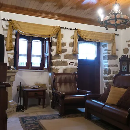 Alojamento de Turismo Rural Noz Por Cá... Turismo Em Espaco Rural