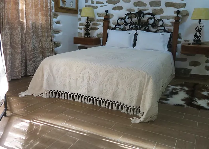 Noz Por Cá... Turismo Em Espaco Rural *