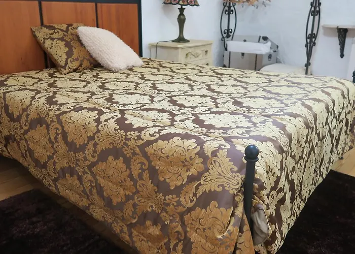 Noz Por Ca... Turismo Em Espaco Rural Alcaria (Leiria)