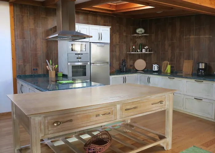 Noz Por Ca... Turismo Em Espaco Rural Alcaria (Leiria)